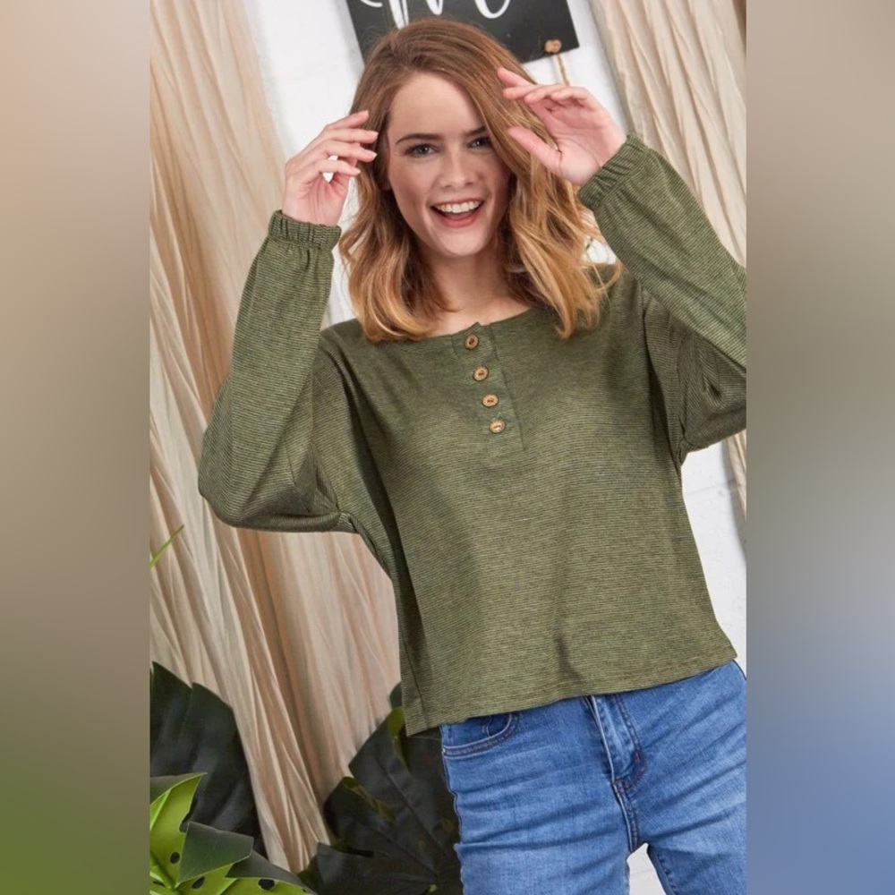 PS LOVE PLUS OLIVE HENLEY TOP